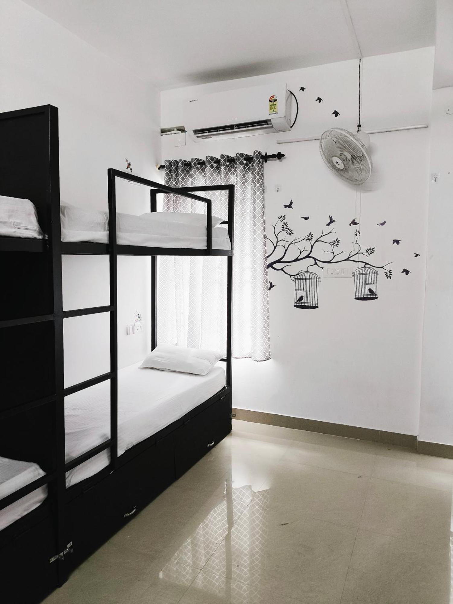 Hostel Stayzo Коччи Экстерьер фото